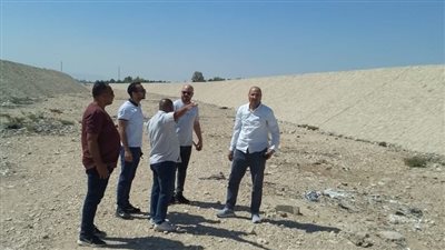 استعدادًا لموسم الأمطار.. جولة ميدانية للسكرتير العام على مخر سيل قنا الرئيسي