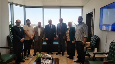 نائب وزير الصحة يكرم الفريق الطبي بمنطقة حدائق القبة ويوجه بصرف مكافأة تشجيعية