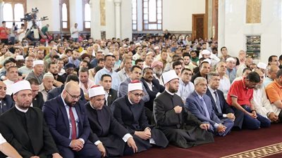 وزير الأوقاف يشهد صلاة الجمعة بمسجد الرحمن الرحيم ويفتتح مكتبة الراوي للعلوم 