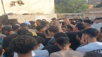 11 نعشًا مرة واحدة.. انهيار أسر ضحايا حريق مصنع المحلة أثناء الجنازة