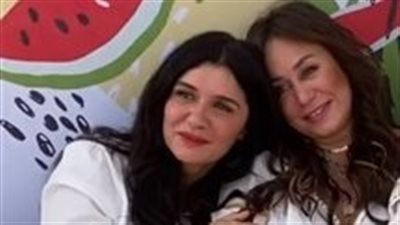 إنجي علي تحتفي بتكريم صديقتها غادة عادل في مهرجان الغردقة السينمائي 