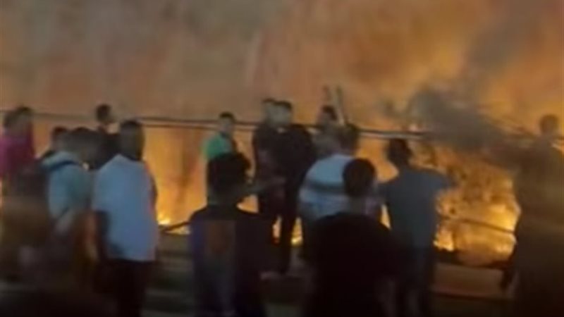 لحظة اشتعال النيران