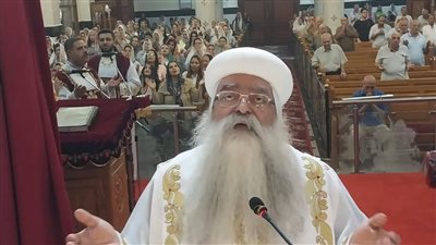 أحتفالاً بعيد الصليب المجيد..مطران دشنا يصلي القداس الالهي بحضور كهنة الكنيسة 