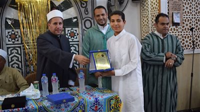 تكريم 300 حافظ للقرآن الكريم بمسجد جنة الفردوس بالشروق