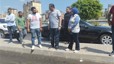 محافظ دمياط يتابع أعمال رصف طريق السنانية ويوجه بسرعة إنجاز المشروع