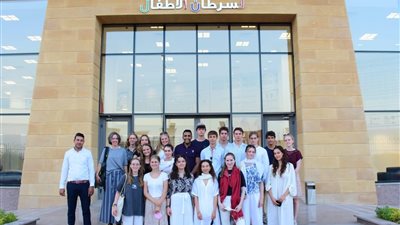 في اليوم العالمي للسياحة.. متطوعون أجانب وطلاب من ميونخ يساندون محاربي السرطان