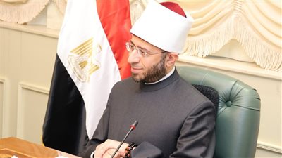 وزير الأوقاف يبحث جهود هيئة الأوقاف والمجموعة الوطنية