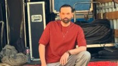 من لوكيشن تصوير وتر حساس.. محمد محمود عبد العزيز يطلب الدعاء لوالده