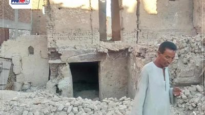 من أسرة واحدة.. إصابة 5 أشخاص في انهيار منزل مهجور بقرية العقب بقنا