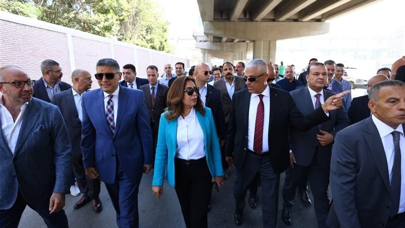 منال عوض وعادل النجار