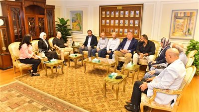 محافظ أسيوط يبحث مع 