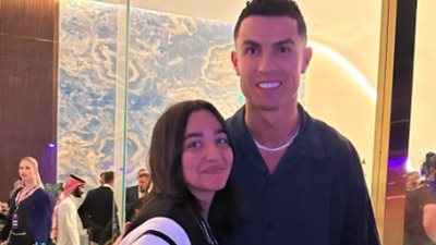 ذكرياتي .. ابنة أحمد سعد تنشر صورة برفقة كرستيانو رونالدو 