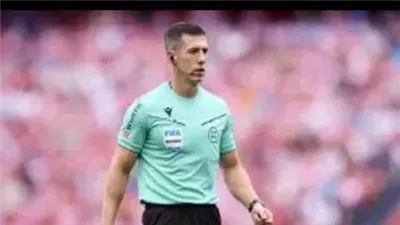 من هو الإسباني سيزار سوتو جرادو حكم  مباراة القمة؟ 