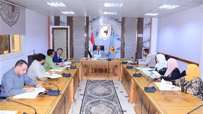 مجلس المدن الجامعية بسوهاج يناقش آليات تسكين الطلاب الجدد