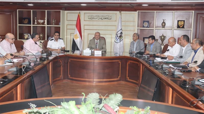 اللواء حازم عزت السكرتير
