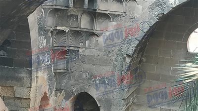 مياه جوفية بآثار القاهرة الإسلامية.. والوزارة ترد: لدينا مشروع صيانة شامل| خاص