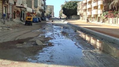رغم انتهاء مشروع الصرف.. أزمة في أبوتلات بسبب أنسداد مطابق الصرف الصحي 
