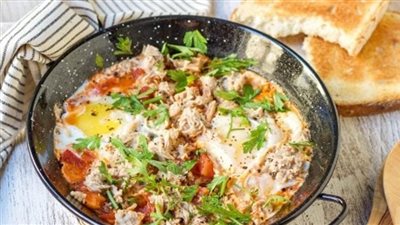 طريقة تحضير طاجن التونة بالبيض بخطوات سهلة وطعم شهي 	