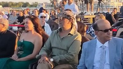 بيدعم فلسطين.. أحمد وفيق بالشال في حفل ختام مهرجان الغردقة لسينما الشباب