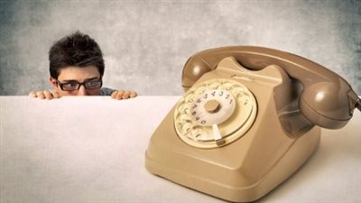 عندك قلق من المكالمات الهاتفية؟.. طرق للتعامل مع فوبيا التليفون