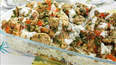 طريقة تحضير فتة الدجاج السورية بخطوات سهلة ولذيذة في المنزل