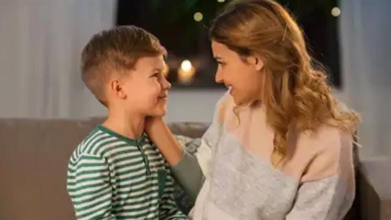 الأطفال ويستكشفون