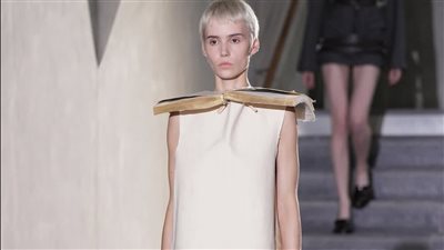 إعادة التدوير في عرض هوداكوفاء بأسبوع الموضة في باريس