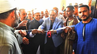 محافظ أسيوط يفتتح مسجد أبو بكر الصديق بعد تطويره كباكورة لخطة تنمية شاملة بقري