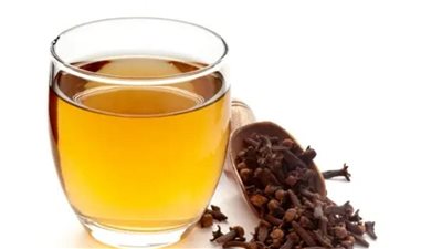 فوائد ماء القرنفل اليومية.. هذا ما يفعله بجسمك عند تناوله بانتظام 	