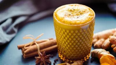 لماذا يجب أن تشرب كوب من حليب الكركم قبل النوم؟ 7 فوائد مذهلة