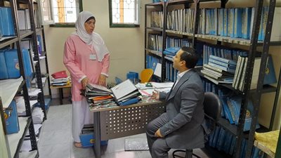 وكيل صحة دمياط يحيل مسؤولي وحدة شط جريبة للتحقيق بسبب الغياب والإهمال