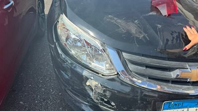 مطاردة رعب على طريق الواحات.. مزراتي بيضاء تطارد فتاة وتتسبب في تصادم 3 سيارات