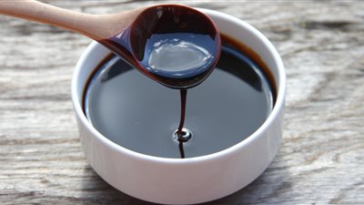 العسل الأسود: سر طبيعي للحفاظ على صحة الجسم والطاقة اليومية