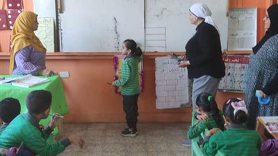 مدير تعليم السويس تجري جولة ميدانية لمتابعة الانضباط وتقييم الأداء التعليمي 