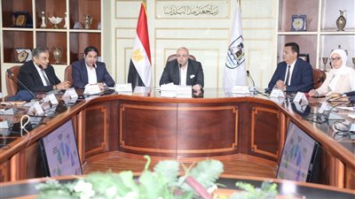 محافظ بني سويف يتابع استعدادات استضافة مهرجان النباتات الطبية والعطرية