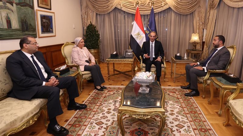 وزير الاتصالات وتكنولوجيا