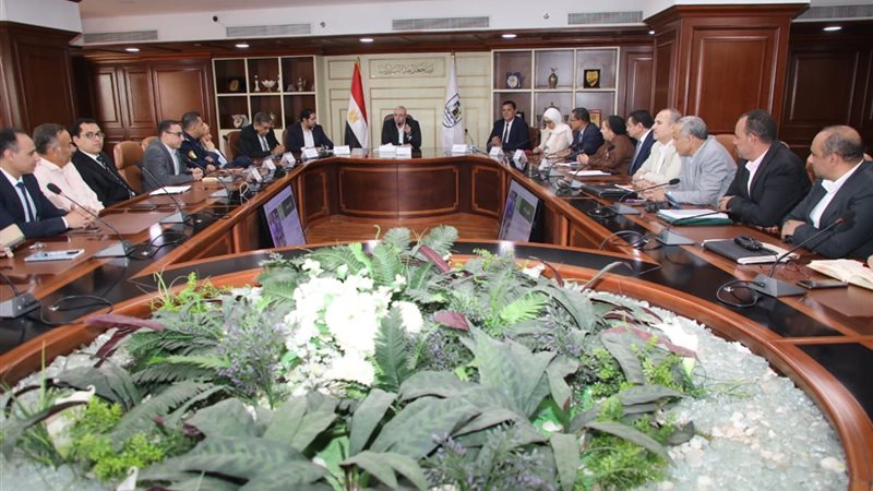 محافظ بنى سويف خلال