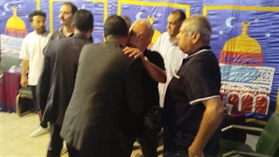 أشرف زكي ومي كساب ضمن الحضور.. بدء استقبال عزاء والدة حمادة بركات|صور