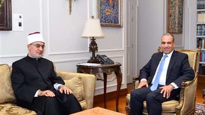 وزير الخارجية يؤكد ضرورة التعاون المشترك بين وزارة الخارجية والمؤسسات الدينية