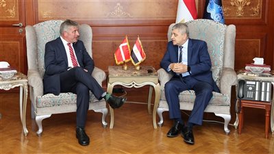 الفريق أسامة ربيع يبحث سبل التعاون المستقبلي مع سفير الدنمارك