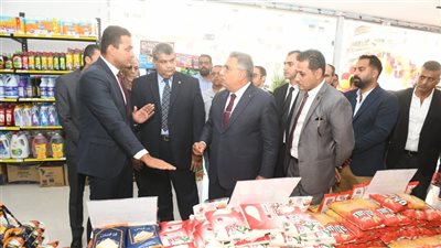 محافظ الدقهلية يفتتح هايبر ماركت بشارع عبد السلام عارف بالمنصورة (صور)