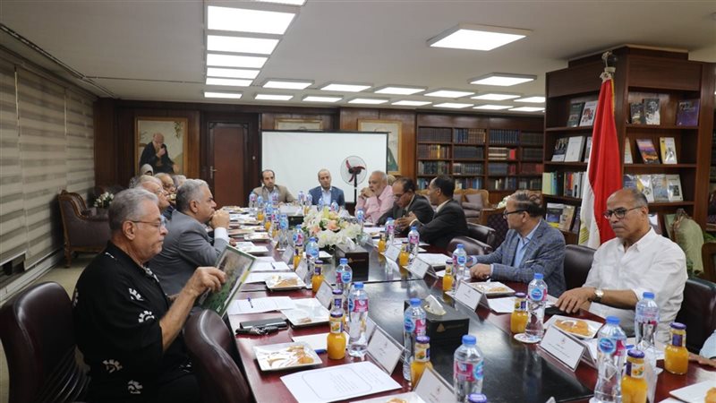اجتماع لمعرض القاهرة