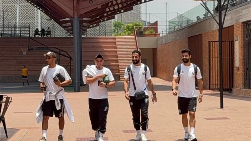 داعبي بيراميدز في
