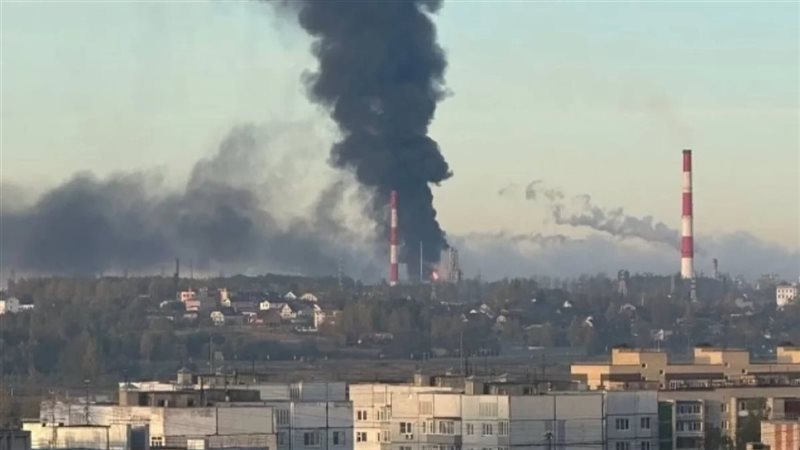 حريق بمصفاة نفط روسية