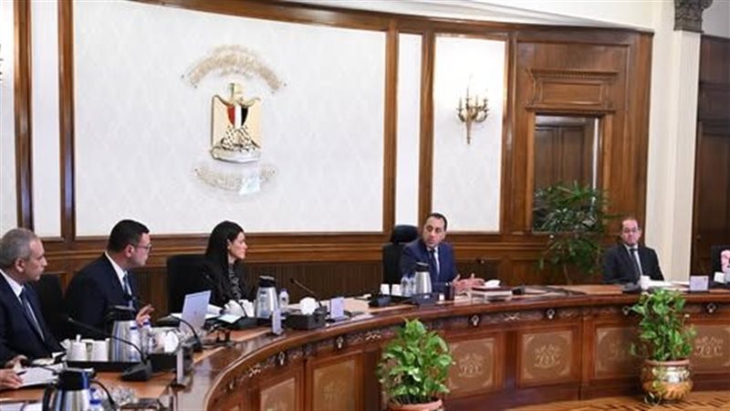 رئيس الوزراء يُتابع