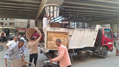 الجيزة: غلق وتشميع 10 مقاهي ومحلات مخالفة ومتعدية على حرم الطريق العام 