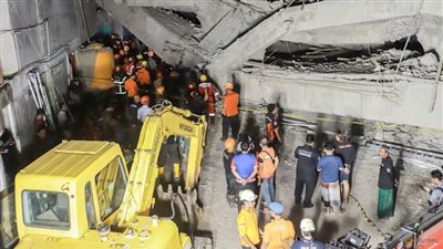 91 طالبًا في إندونسيا مدفونين تحت الأنقاض بعد يومين من انهيار مدرسة