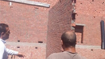 حملات موسعة لإزالة مخالفات البناء بعزب النهضة والعنانية في دمياط