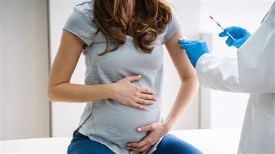 التطعيم أثناء الحمل.. خرافات وحقائق يجب على كل أم حامل معرفتها