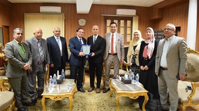 بحث سبل التعاون المشترك بين جامعة بني سويف ورابطة الجامعات الإسلامية